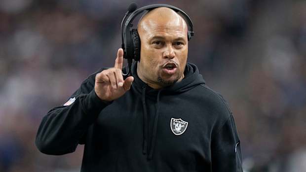 Las Vegas Raiders interim head coach Antonio Pierce